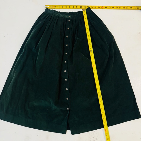 Gorgeous dark green fine corduroy midi skirt from Ralph Lauren from the 80s. But - Picture 4 of 13